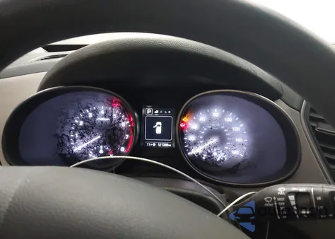 2017 Hyundai Santa Fe Sport 2.4L z USA, uszkodzony, nr VIN 5XYZT3LB8HG496832